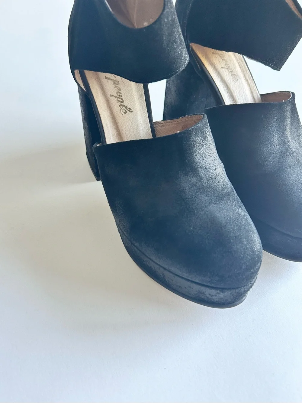 Free People Black Genuine Leather Close Toe Platform Heels size EUR 40, US 9.5